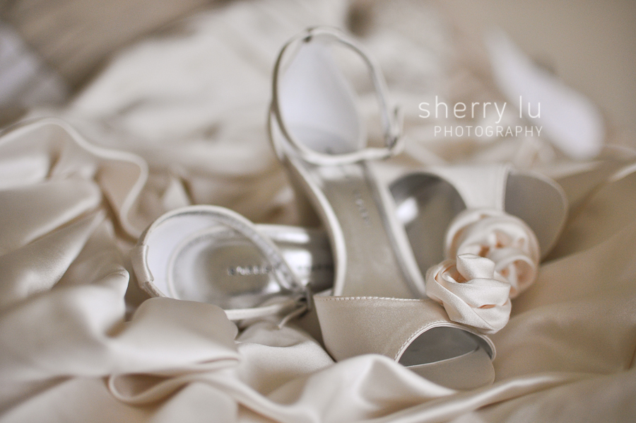 ivory bridal heels, vancouver wedding photographer